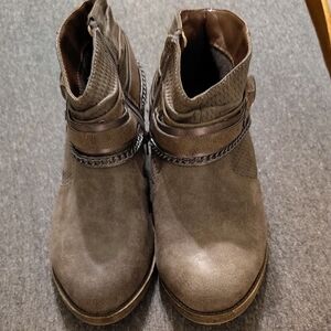 Stylish Brown Ankle Boots